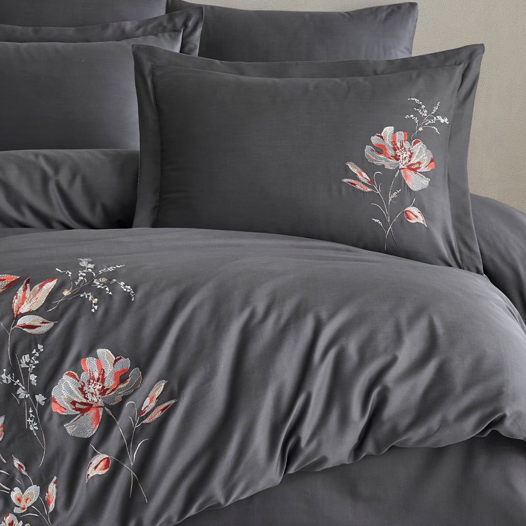 Delicate Cotton Sateen Weave in  Anthracite Color – Smooth, Wrinkle-Resistant, and Skin-Friendly