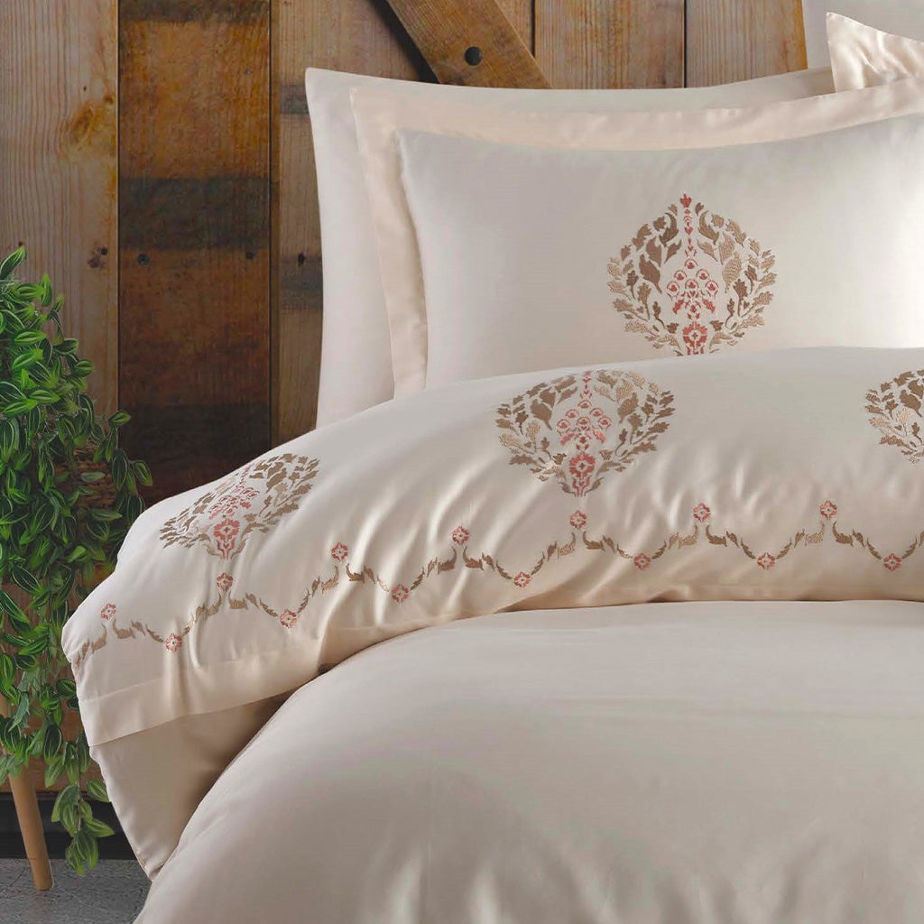 Beautifully Stitched Cotton Bed Linen Set in Champagne Color – High-Quality Craftsmanship and Durability