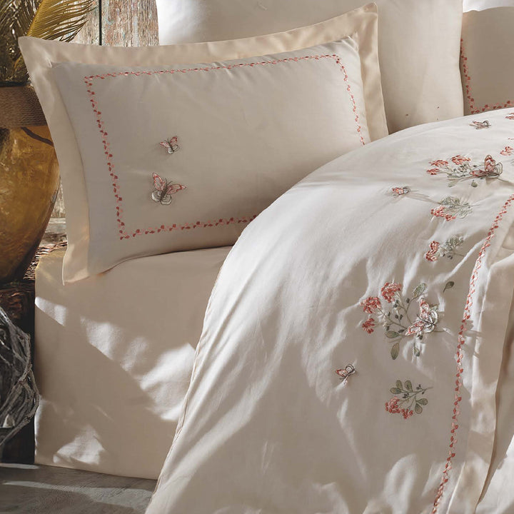 Delicate Cotton Sateen Weave in Champagne Color – Smooth, Wrinkle-Resistant, and Skin-Friendly